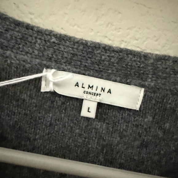 Almina Concept V-neck Cardigan - Picture 4 of 8